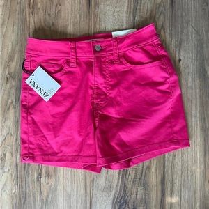 NWT Zenana Fuchsia denim colored shorts size small